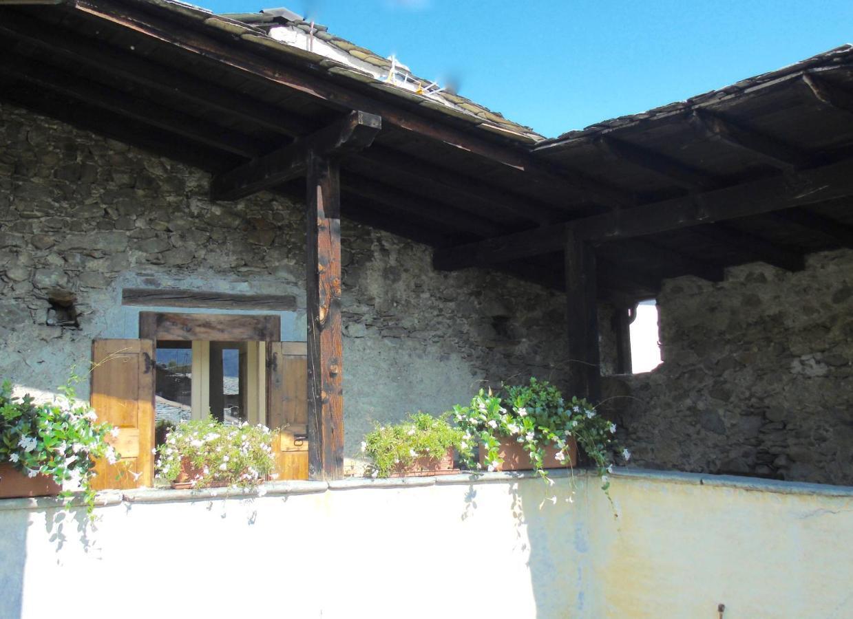 Appartement Il Granaio Di Palazzo Guicciardi à San Bernardo  Extérieur photo